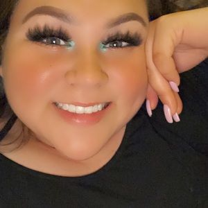 Meet your Posher, Yesenia
